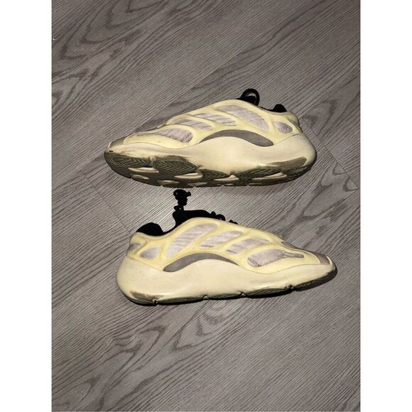 Yeezy 700 Azael - Picture 3 of 3